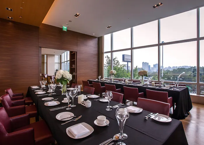 Hotel Marriott Executive 4*